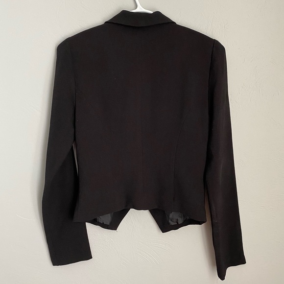 FOREVER 21 Black Cropped Blazer - Picture 4 of 11